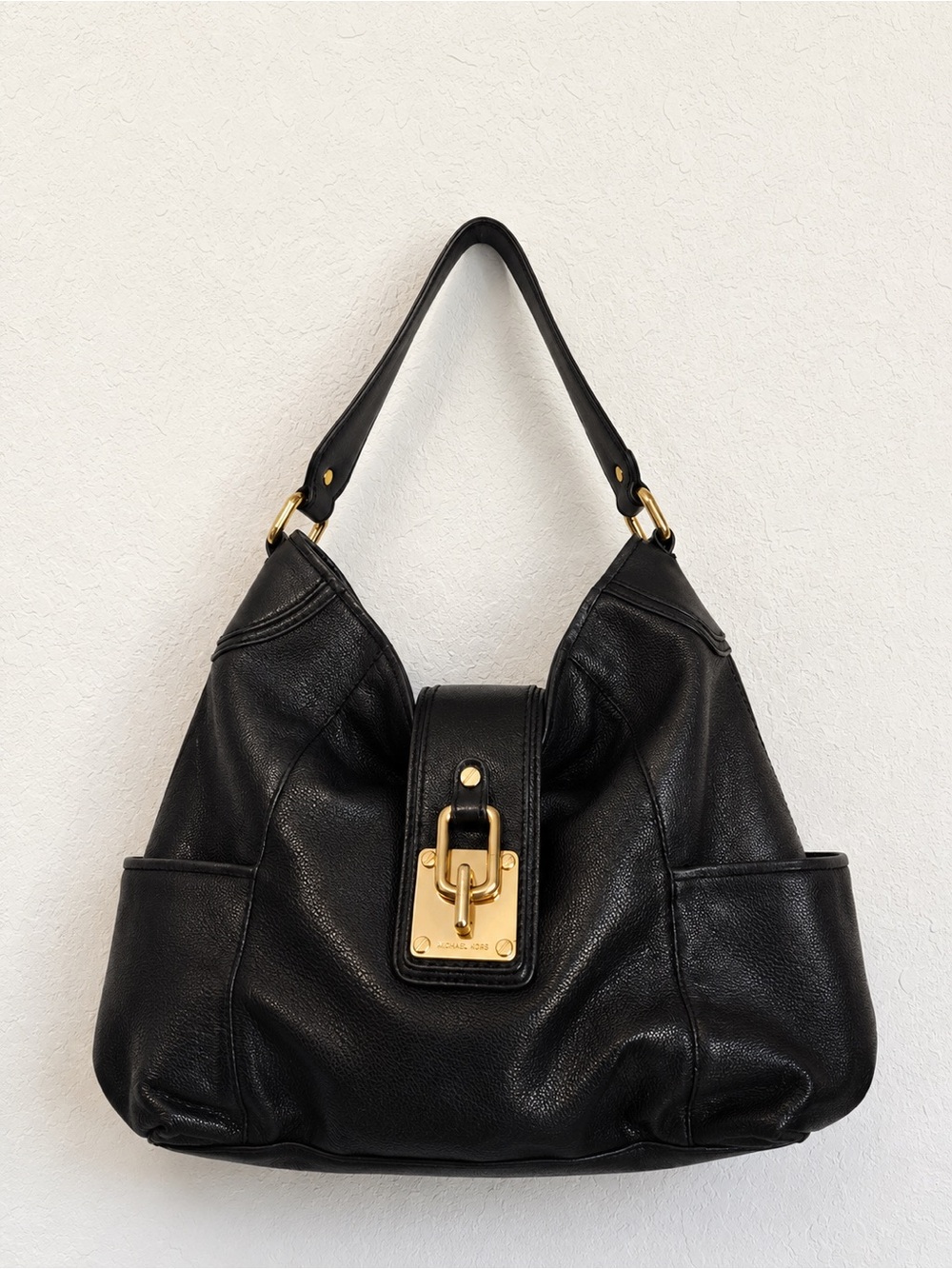 MICHAEL Michael Kors Black Shoulder Bag with Gold-Tone Hardware